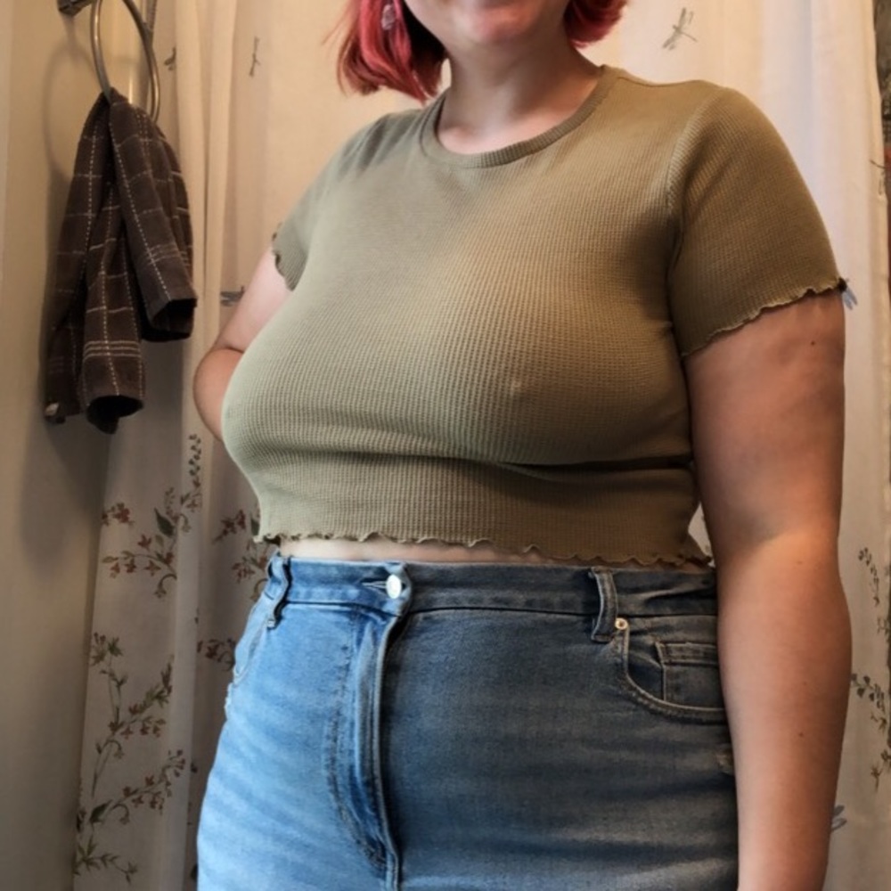 olive green wild fable lettuce hem crop top
